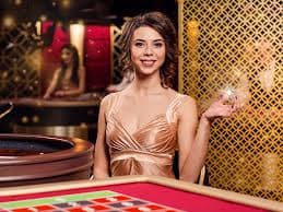 မြန်မာ ဘောလုံးချစ်သူများ Sportsbook APP ဖြင့် MNL ကြည့်နေမြင်ကွင်း